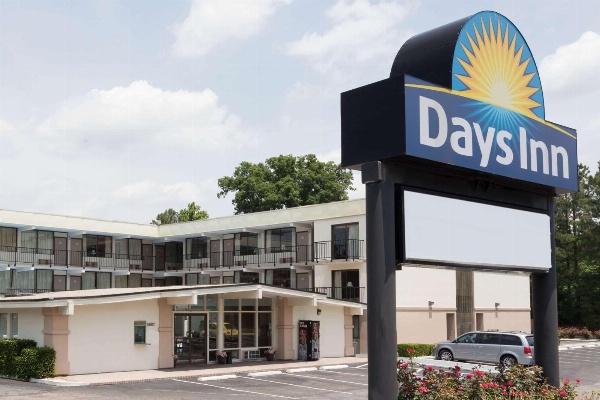 Days Inn by Wyndham Raleigh South image 1